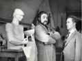 Актеры А. Лазарев и Л. Куравлев на фоне скульптуры "Дояр Иосиф Теткин". Сцена из фильма "Берегите мужчин!"