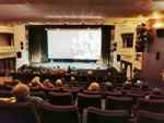 Большой зал Киноклуба-музея "Эльдар". Зрители заполняют места перед концертом. 19.12.2022г