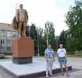 Восстановленный после ухода карателей памятник В.И. Ленину. г. Новоазовск