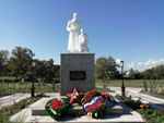Монумент павшим героям-десантникам венчает  Аллею Победы на территории Морского университета имени Ф.Ф. Ушакова в г. Новороссийске