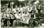 6-а класс Седовской СШ, фото в школьном дворе. Май 1967г