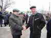 Житель п. Седово С.Д. Печурин и правозащитник В.В. Коваленко  на собрании граждан в поселке Седово в марте 2012г