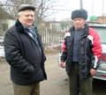 Анатолий Иванович Хмелевский (справа) и депутат Седовского поссовета А.Г. Онищенко, март 2011г