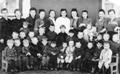 Седовский детский садик, начало 50-х годов. В верхнем ряду детей второй слева Елисеев Виталий, в нижнем ряду четвертый слева Болдырев Костя (Белый), справа в нижнем ряду третий и четвертый -  братья-близнецы Третьяковы, впоследствии капитаны дальнего плавания