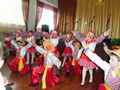 Зажигательный украинский танец в исполнении седовских школьников